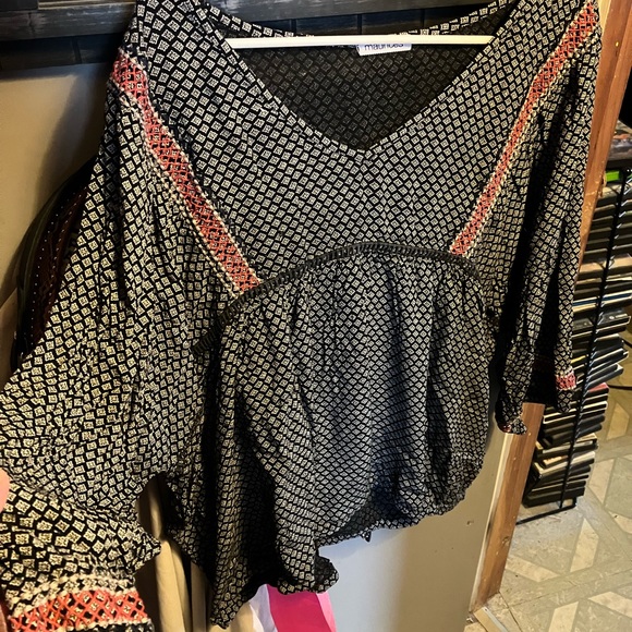 Pretty Maurice’s shirt - Picture 2 of 2